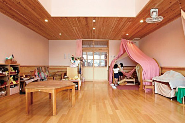 子育て関連施設